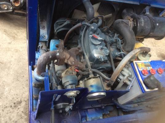 แม็กโครเล็กคูโบต้าเก่านอกทําสีให้ใหม่ แม็กโครเล็กคูโบต้าเก่านอกทําสีให้ใหม่