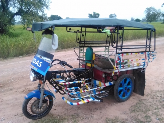 3ล้อพร้อมใช้งานทุกระบบใช้รับจ้างหรือเอาไปใช้งานส่งของทั่วไปขาย9,000บาทเท่านั้น