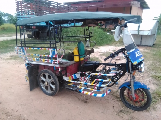 3ล้อพร้อมใช้งานทุกระบบใช้รับจ้างหรือเอาไปใช้งานส่งของทั่วไปขาย9,000บาทเท่านั้น