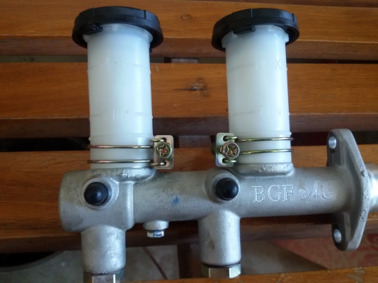 ขายปั๊มเบรคบนใส่ Jeep Mitsu