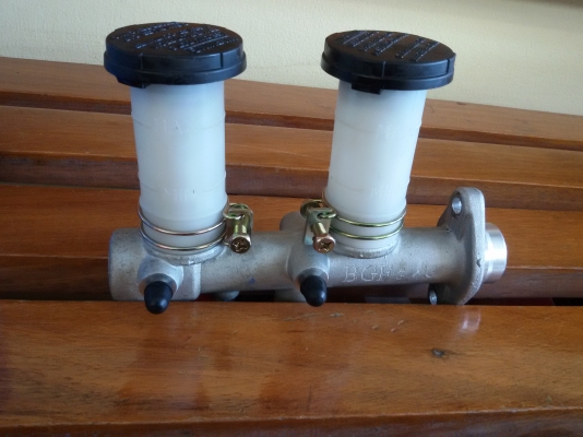 ขายปั๊มเบรคบนใส่ Jeep Mitsu