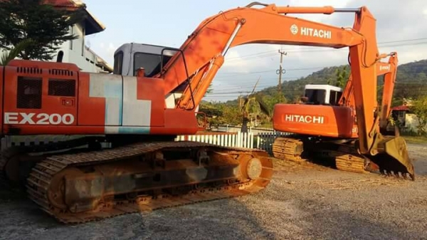 ขาย!! >>> Hitachi Ex200 รุ่น 2และ3 สองคัน พร้อมใช้งานคันละ 490,000 บาท <<< เบอร์ติดต่อ 098-7155789 086-4631102