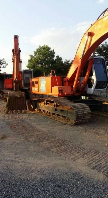 ขาย!! >>> Hitachi Ex200 รุ่น 2และ3 สองคัน พร้อมใช้งานคันละ 490,000 บาท <<< เบอร์ติดต่อ 098-7155789 086-4631102