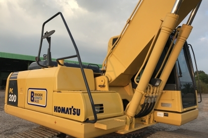 ขาย!! >>> Komatsu Pc200 รุ่น 8MO สวยสีสันเดิม พร้อมลุย 6,200ชม. PM ยังเหลือ <<< เบอร์ติดต่อ 098-7155789 086-4631102