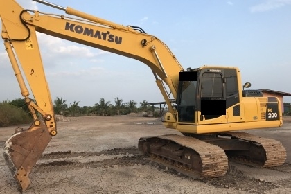 ขาย!! >>> Komatsu Pc200 รุ่น 8MO สวยสีสันเดิม พร้อมลุย 6,200ชม. PM ยังเหลือ <<< เบอร์ติดต่อ 098-7155789 086-4631102