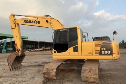 ขาย!! >>> Komatsu Pc200 รุ่น 8MO สวยสีสันเดิม พร้อมลุย 6,200ชม. PM ยังเหลือ <<< เบอร์ติดต่อ 098-7155789 086-4631102