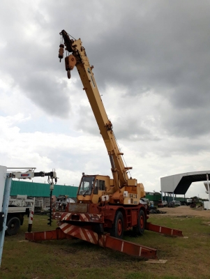 TR250M-4 y1990(ไม่มีจิ๊ป) TADANO เก่าญี่ปุ่นยังไม่เคยใช้ในไทย ครับดูแล้วสนใจ ☎ 081-989-1989 + ID LIN