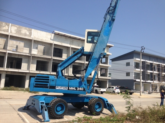 รถแม็คโคร รถแม็คโคร