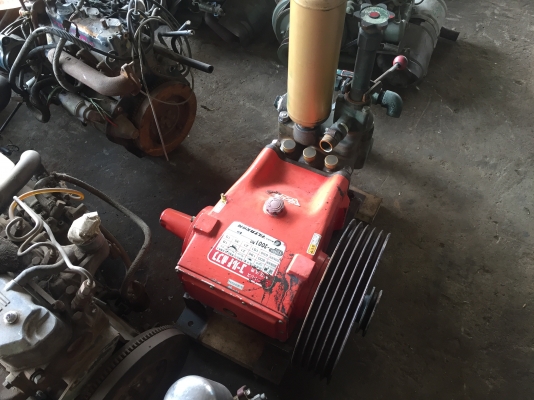 ขายปั๊มพ่นยาเก่าญี่ปุ่นตัวใหญ่ ขนาดลูกสูบ1.6นิ้ว สเตนเลสชุบเเข็ง ท่อดูดขนาด2นิ้ว สภาพสวยมาก