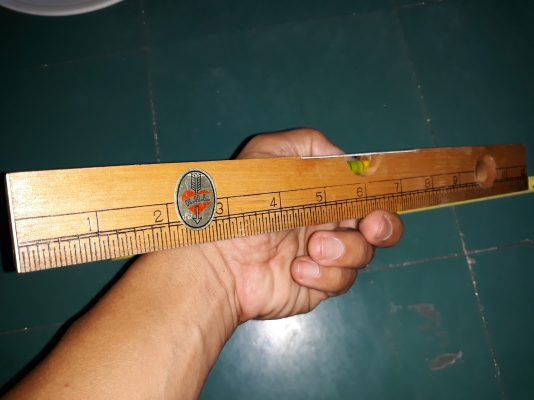 ขายระดับน้ำไม้ศรหัวใจ หุ้มทองเหลือง เยอรมันงานเก่าเก็บ