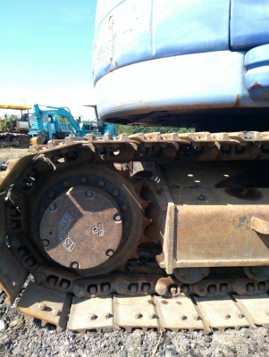 รถแบคโฮ KOMATSU PC128UU รถเก่านอกพึ่งนำเข้ามา ยังไม่เคยใช้งานในไทย เทียบเท่า 130 รุ่น 7 เครื่องดี ปั๊มดี โซ่หนา เอวแน่น มีผานดันดิน ทำงาน 9,000 กว่าชั่วโมง มีแอร์ติดมาพร้อมจากนอก ไฟฟ้าครบ มีระบบเต่า-กระต่าย ระบบสมบูรณ์ มีเอกสารใบอินวอยซ์ ชุดจดทะเบียน สภาพ