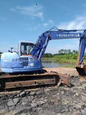 รถแบคโฮ KOMATSU PC128UU รถเก่านอกพึ่งนำเข้ามา ยังไม่เคยใช้งานในไทย เทียบเท่า 130 รุ่น 7 เครื่องดี ปั๊มดี โซ่หนา เอวแน่น มีผานดันดิน ทำงาน 9,000 กว่าชั่วโมง มีแอร์ติดมาพร้อมจากนอก ไฟฟ้าครบ มีระบบเต่า-กระต่าย ระบบสมบูรณ์ มีเอกสารใบอินวอยซ์ ชุดจดทะเบียน สภาพ
