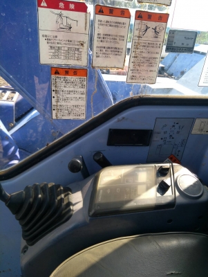 รถแบคโฮ KOMATSU PC128UU รถเก่านอกพึ่งนำเข้ามา ยังไม่เคยใช้งานในไทย เทียบเท่า 130 รุ่น 7 เครื่องดี ปั๊มดี โซ่หนา เอวแน่น มีผานดันดิน ทำงาน 9,000 กว่าชั่วโมง มีแอร์ติดมาพร้อมจากนอก ไฟฟ้าครบ มีระบบเต่า-กระต่าย ระบบสมบูรณ์ มีเอกสารใบอินวอยซ์ ชุดจดทะเบียน สภาพ