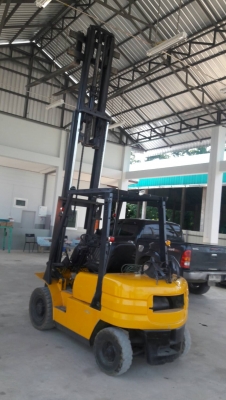 ขายรถยก ฟอร์คลิฟต์  ยี่ห้อ MITSUBISHI  ขนาด2.5 ตัน     เชื้อเพลิง เบนซิน / ยางตัน /ยกสูงได้ 4 เมตร /งายาว 1 เมตร / เสาสามท่อน / มีใบอินวอย  ขายราคา 120,000 บาท