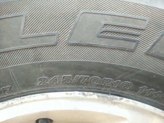 ขายล้อแม็ก jeep 5 วง พร้อมยาง bridgestone dueler ht 840 245/70/16