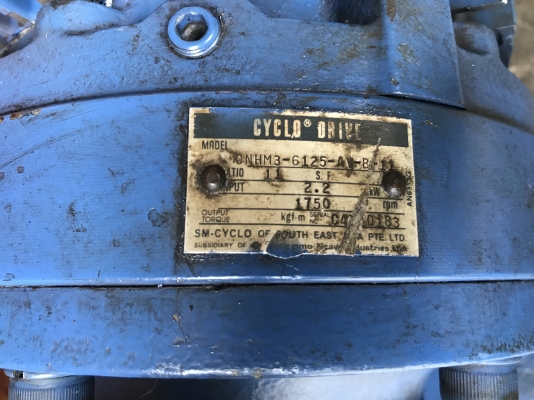 ขายมอเตอร์เกียร์ Cycro drive Sumitomo 3HP. 380V อัตราทด 1:11 มีระบบเบรคในตัว เพลาออกประมาณ 120รอบต่อนาที สภาพสวย หมุนนิ่มเดิมๆ พร้อมใช้งาน