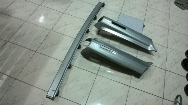 ขายชุดกรอบกันชนบิ๊กหลัง bmw e30แท้ สภาพok 0924462525โส