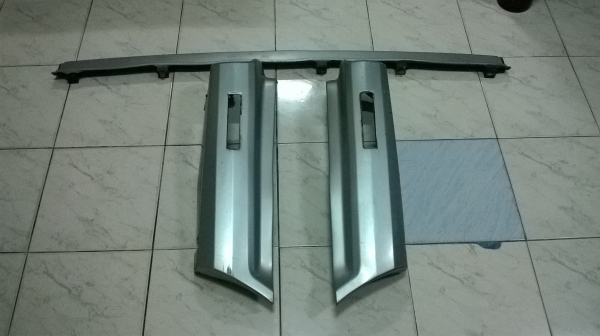 ขายชุดกรอบกันชนบิ๊กหลัง bmw e30แท้ สภาพok 0924462525โส