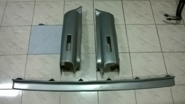 ขายชุดกรอบกันชนบิ๊กหลัง bmw e30แท้ สภาพok 0924462525โส