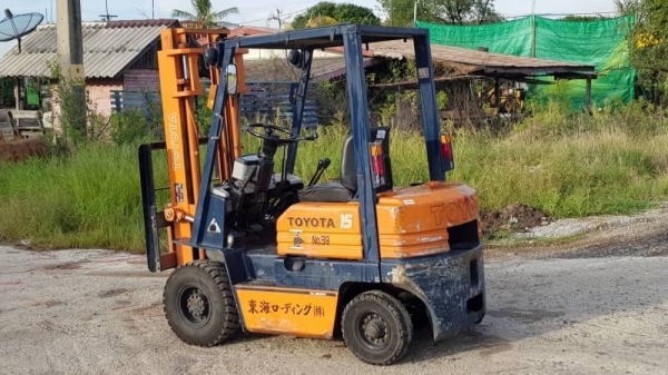 ขายด่วนรถยก TOYOTAชั่วโม่งทำงานน้อย 5FG15ยก1.5ตันเสาสูง3เมตรรถนอกนำเข้ายังไม่เคยใช้งานในเมืองไทยเลย