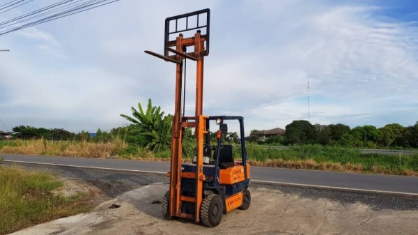 ขายด่วนรถยก TOYOTAชั่วโม่งทำงานน้อย 5FG15ยก1.5ตันเสาสูง3เมตรรถนอกนำเข้ายังไม่เคยใช้งานในเมืองไทยเลย