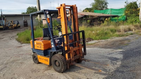 ขายด่วนรถยก TOYOTAชั่วโม่งทำงานน้อย 5FG15ยก1.5ตันเสาสูง3เมตรรถนอกนำเข้ายังไม่เคยใช้งานในเมืองไทยเลย