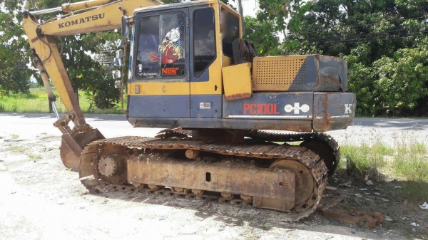 รถแบคโฮ KOMATSU PC 100 - 3. สนใจติดต่อ 081 - 6079515 รถแบคโฮ KOMATSU PC 100 - 3. สนใจติดต่อ 081 - 6079515