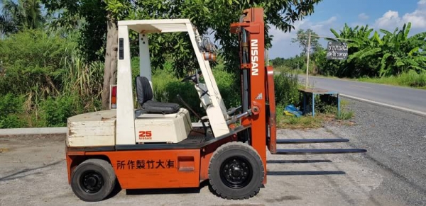 ขายด่วนรถยกนิสัน15FG25ยก2.5ตันเสายกสูง3เมตรยางตัน4เส้นรถนอกเพื่งนำเข้ามายังไม่เคยใช้งานในเมืองไทยเลย