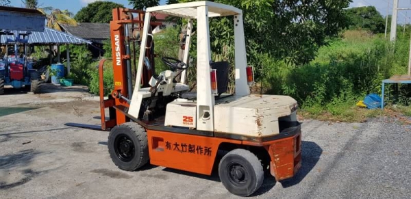 ขายด่วนรถยกนิสัน15FG25ยก2.5ตันเสายกสูง3เมตรยางตัน4เส้นรถนอกเพื่งนำเข้ามายังไม่เคยใช้งานในเมืองไทยเลย