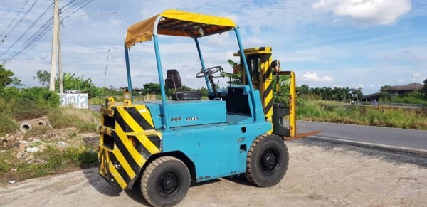 ขายด่วนรถยกดีเซลKOMATSU FD-35 ยก4ตันยกสูง3เมตรยกจริงให้ดูเกียรออโต้แรงดีมากรถนอกเพิ่งนำเข้ามายังไม่เคยใช้งานในเมืองไทยเลย