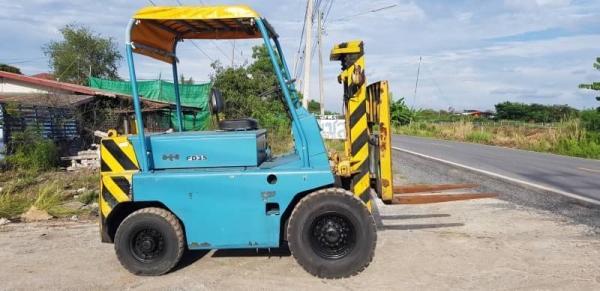 ขายด่วนรถยกดีเซลKOMATSU FD-35 ยก4ตันยกสูง3เมตรยกจริงให้ดูเกียรออโต้แรงดีมากรถนอกเพิ่งนำเข้ามายังไม่เคยใช้งานในเมืองไทยเลย