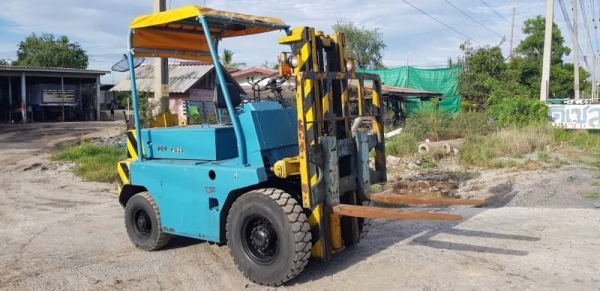 ขายด่วนรถยกดีเซลKOMATSU FD-35 ยก4ตันยกสูง3เมตรยกจริงให้ดูเกียรออโต้แรงดีมากรถนอกเพิ่งนำเข้ามายังไม่เคยใช้งานในเมืองไทยเลย