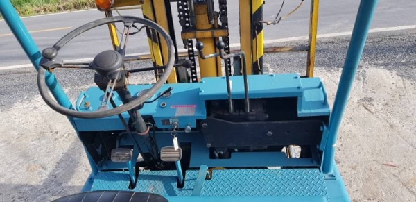 ขายด่วนรถยกดีเซลKOMATSU FD-35 ยก4ตันยกสูง3เมตรยกจริงให้ดูเกียรออโต้แรงดีมากรถนอกเพิ่งนำเข้ามายังไม่เคยใช้งานในเมืองไทยเลย