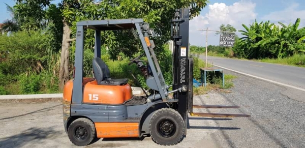 ขายด่วนรถยกTOYOTA6FG15ยก1.5ตันเสาสูง3เมตรยางตัน4เส้นรถนอกนำเข้ายังไม่เคยใช้งานในเมืองไทยเลย