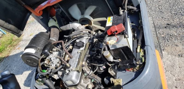 ขายด่วนรถยกTOYOTA6FG15ยก1.5ตันเสาสูง3เมตรยางตัน4เส้นรถนอกนำเข้ายังไม่เคยใช้งานในเมืองไทยเลย