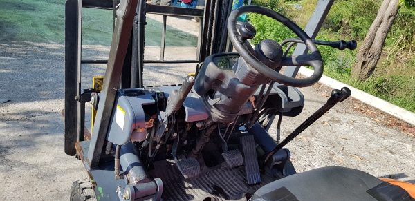 ขายด่วนรถยกTOYOTA6FG15ยก1.5ตันเสาสูง3เมตรยางตัน4เส้นรถนอกนำเข้ายังไม่เคยใช้งานในเมืองไทยเลย