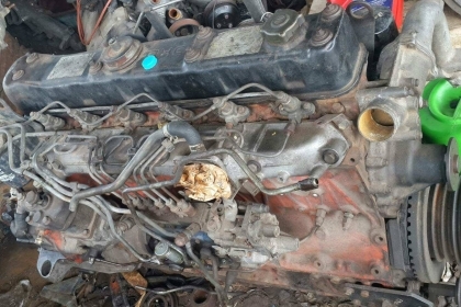 ขายเครื่องอีซูซุ6SA1สภาพครบพร้อมใช้210แรงม้าราคา75000