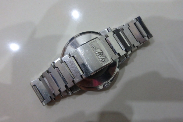 นาฬิกา Mido ชาย Auto รุ่น Commander 8269 เรือนเงิน ของแท้ สภาพดี ส่งฟรี นาฬิกา Mido ชาย Auto รุ่น Commander 8269 เรือนเงิน ของแท้ สภาพดี ส่งฟรี