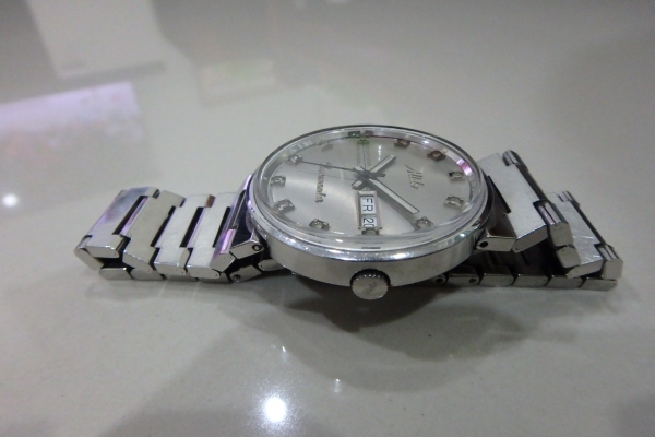 นาฬิกา Mido ชาย Auto รุ่น Commander 8279 เรือนเงิน ของแท้ สภาพดี ส่งฟรี
