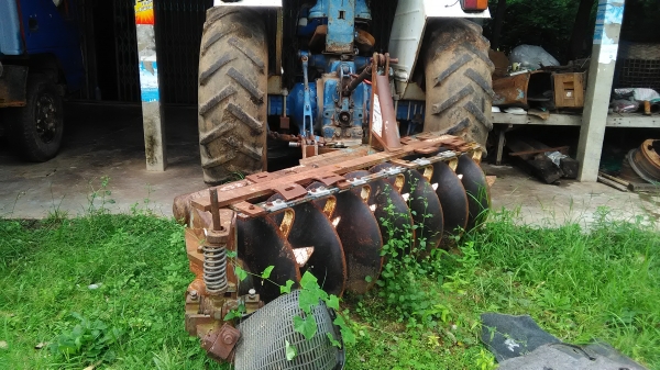 280000บาทมีทะเบียนฟอร์ด6600 เสื้อลายทะเบียนเอกสารพร้อมโอน ใบดันหน้าและผานหลัง