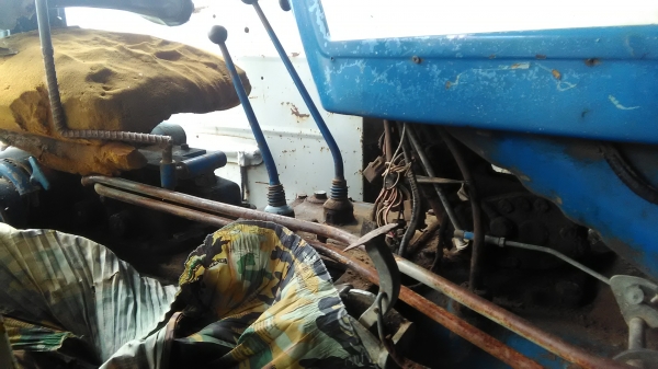 280000บาทมีทะเบียนฟอร์ด6600 เสื้อลายทะเบียนเอกสารพร้อมโอน ใบดันหน้าและผานหลัง