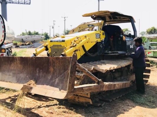 ขาย 265,000 บาท CATTERPILAR D4E เครื่องดี เกียร์ดี โช่หนา แผ่นสวย เอกสารชื้อขาย  รถอยู่  ปทุมธานี โทร 0967428942