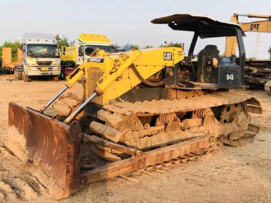 ขาย 265,000 บาท CATTERPILAR D4E เครื่องดี เกียร์ดี โช่หนา แผ่นสวย เอกสารชื้อขาย  รถอยู่  ปทุมธานี โทร 0967428942