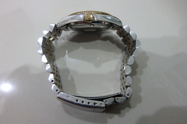 นาฬิกา OP ชาย หน้าทอง รุ่น Sapphire 87322-616 Boy Size เรือน2กษัตริย์ ของแท้ สภาพดี ส่งฟรี นาฬิกา OP ชาย หน้าทอง รุ่น Sapphire 87322-616 Boy Size เรือน2กษัตริย์ ของแท้ สภาพดี ส่งฟรี