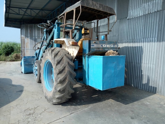 รถตัก สภาพพร้อมใช้ รถสวย เครื่องดี ตัวรถ5000 เอกสารใบซื้อขาย ราคาต่อรองได้ สนใจติดต่อ 096-825-1956(คุณอ๊อด)