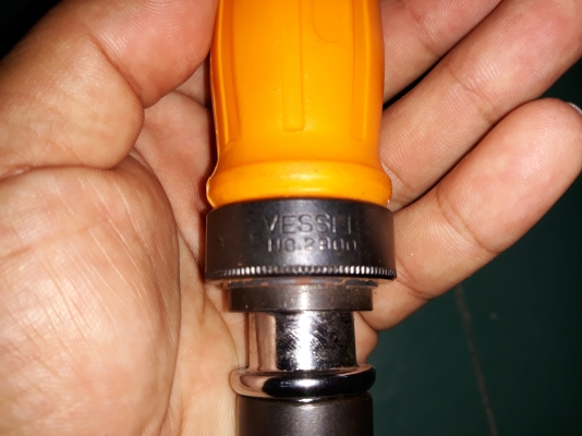 ขายไขควงตอกด้ามยาง VESSEL MADE IN JAPAN.ใหม่เก่าเก็บ