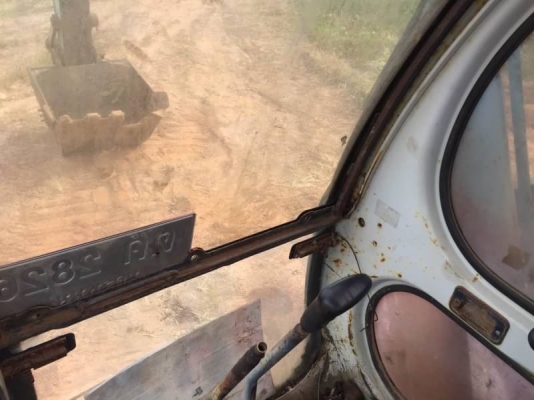 ขาย 565,000 บาท KOBELCO SK200 MARK 5 ธรรมดา เครื่องดี ปั้มแรง โช่หนา เอวแน่น ไฟฟ้าครบ เอกสารเล่มทะเบียน  รถอยู่  จ.นครพนม โทร&amp;ไอดีไลน์ 0610710295