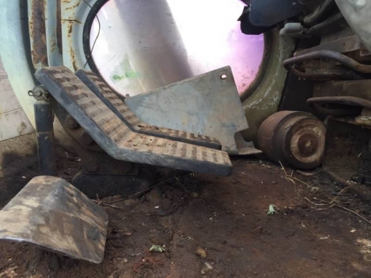 ขาย 565,000 บาท KOBELCO SK200 MARK 5 ธรรมดา เครื่องดี ปั้มแรง โช่หนา เอวแน่น ไฟฟ้าครบ เอกสารเล่มทะเบียน  รถอยู่  จ.นครพนม โทร&amp;ไอดีไลน์ 0610710295