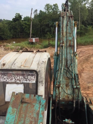 ขาย 565,000 บาท KOBELCO SK200 MARK 5 ธรรมดา เครื่องดี ปั้มแรง โช่หนา เอวแน่น ไฟฟ้าครบ เอกสารเล่มทะเบียน  รถอยู่  จ.นครพนม โทร&amp;ไอดีไลน์ 0610710295