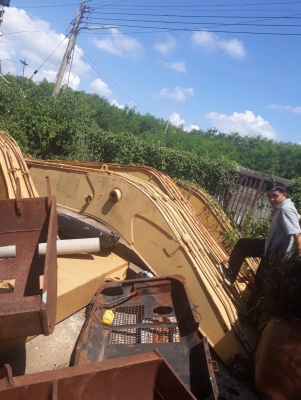 ขายบูมยาว..มี6ชุดยาว16เมตร ของCAT320และSK200 สวยๆ